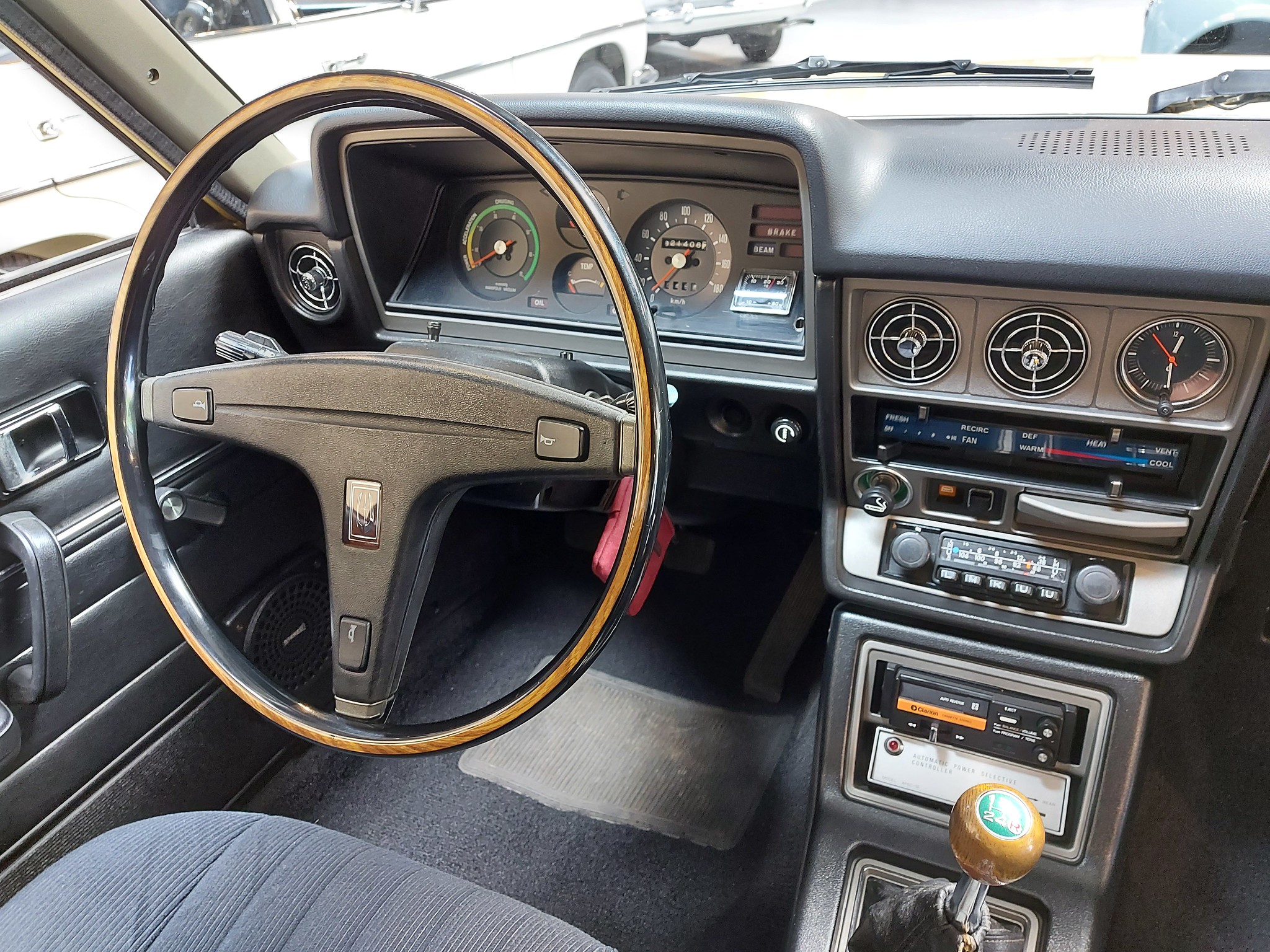 Toyota Cressida X30 dashboard