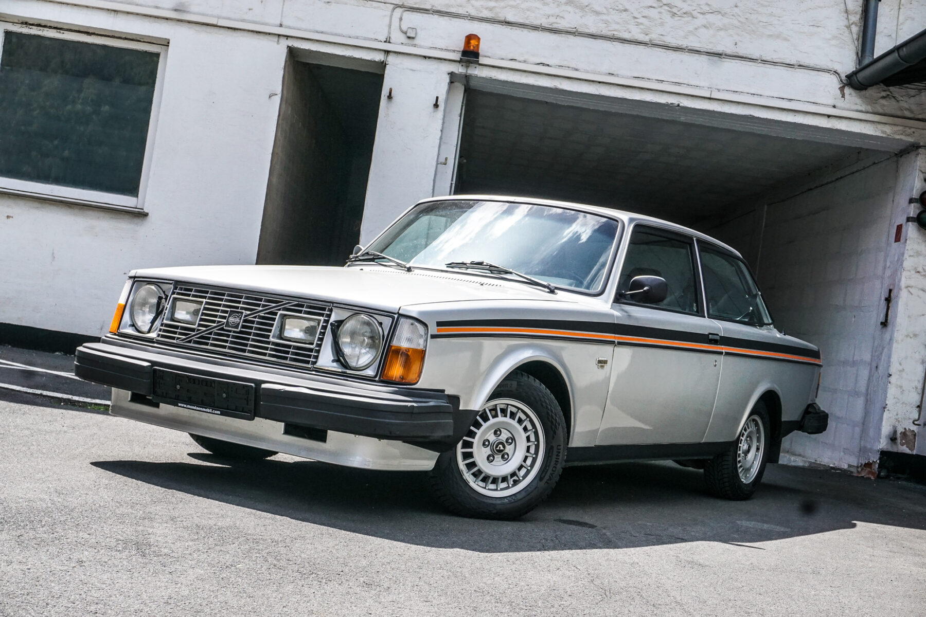 Volvo 242GT by PetrolPunx